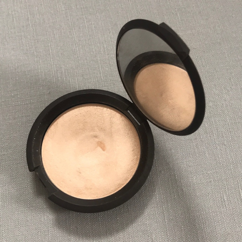 Becca Powder Highlighter Moonstone